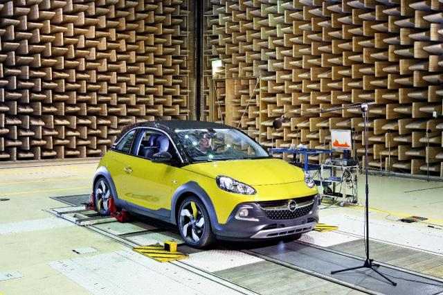 El nuevo Opel Adams Rocks destaca en el laboratorio acústico