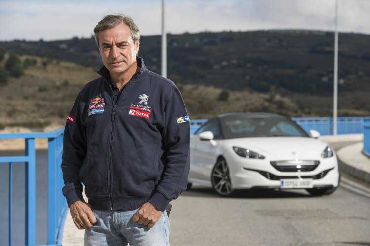 Carlos  Sainz al volante del Peugeot RCZ R