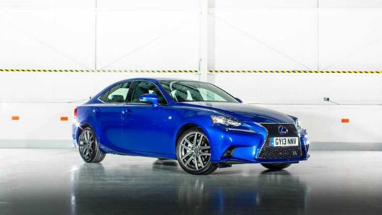 Lexus actualiza su berlina híbrida, el Lexus IS 300h