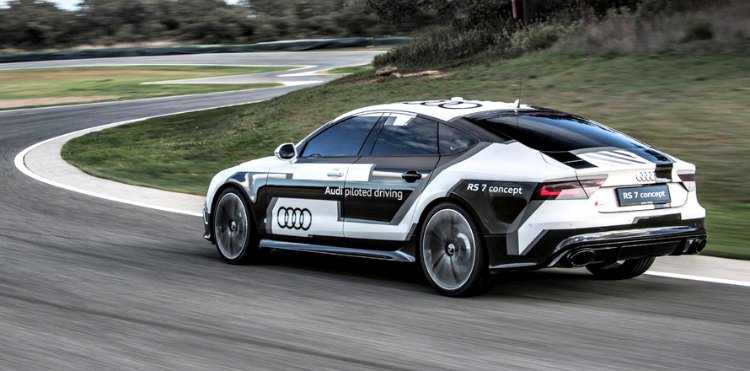 El AUDI RS 7 Piloted Driving mantiene el ritmo en el circuito de ASCARI