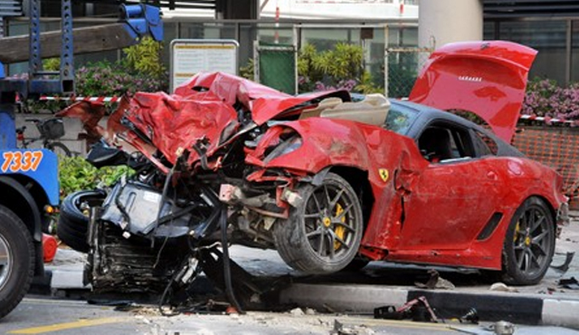 accidente-ferrari-taxi-singapur1