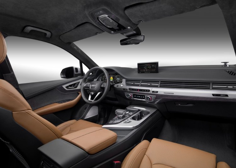 Audi Q7 E-Tron 3.0 TDI Quattro Interior