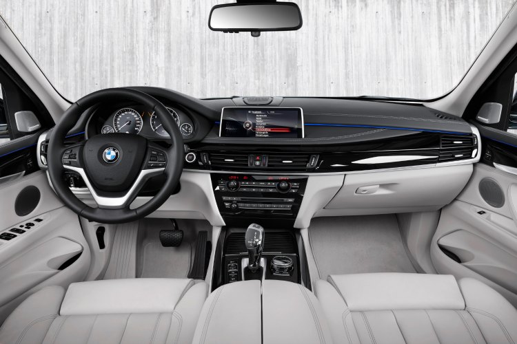 BMW X5 xDrive40e interior 