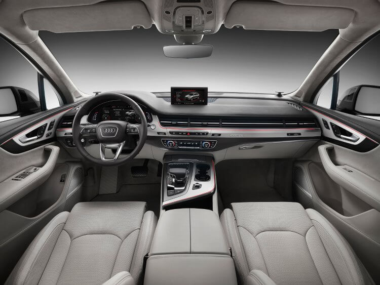 Audi Q7 interior