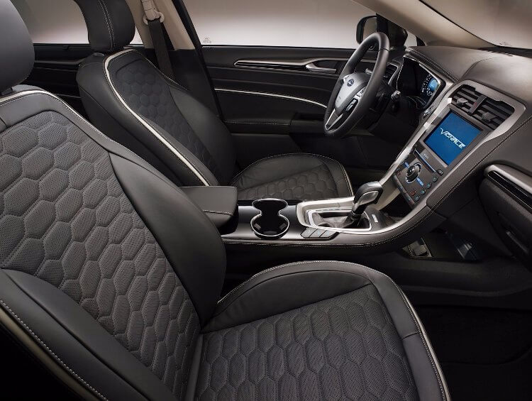 Ford Vignale Mondeo interior 