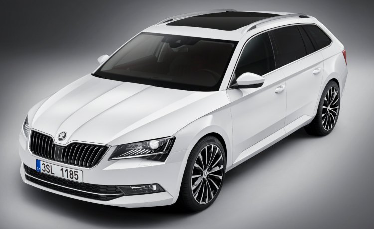 SKODA Superb Combi, un familiar cargado de emoción con elegancia dinamica