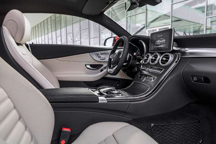 Interior del Mercedes-Benz Clase C coupé