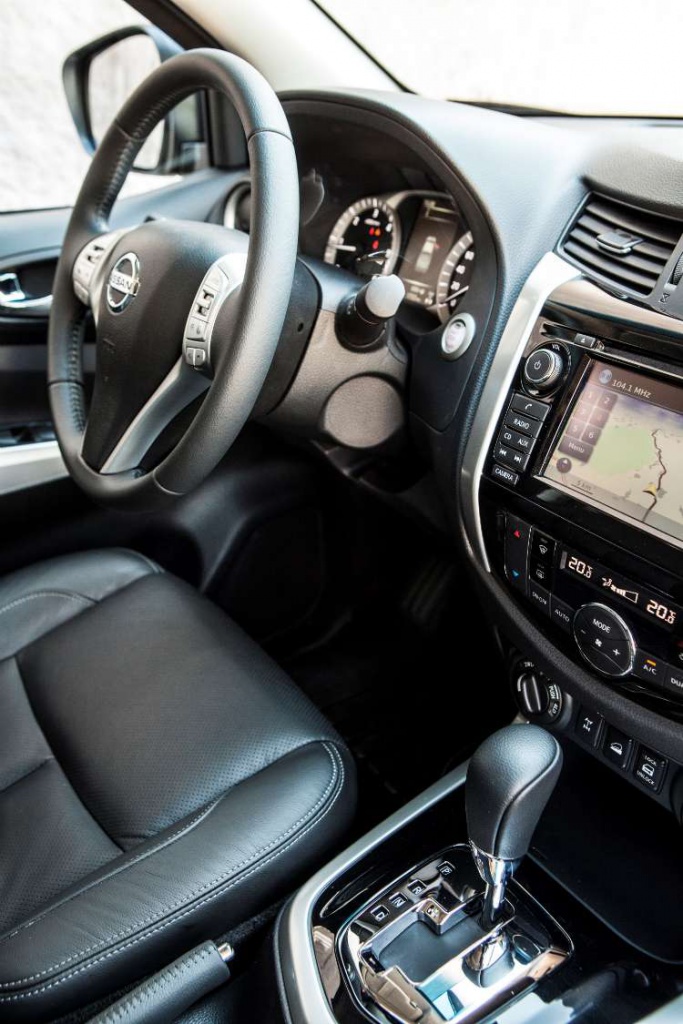 Interior del Nissan Navara