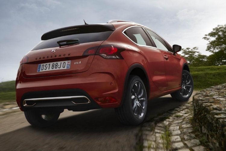 DS 4 y DS 4 Crossback, dos siluetas unidas por un frontal