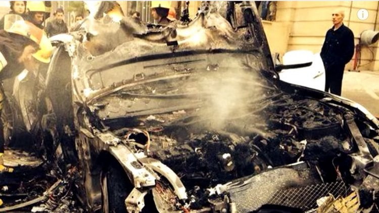 El Maserati Quattroporte esta incendiando el motor