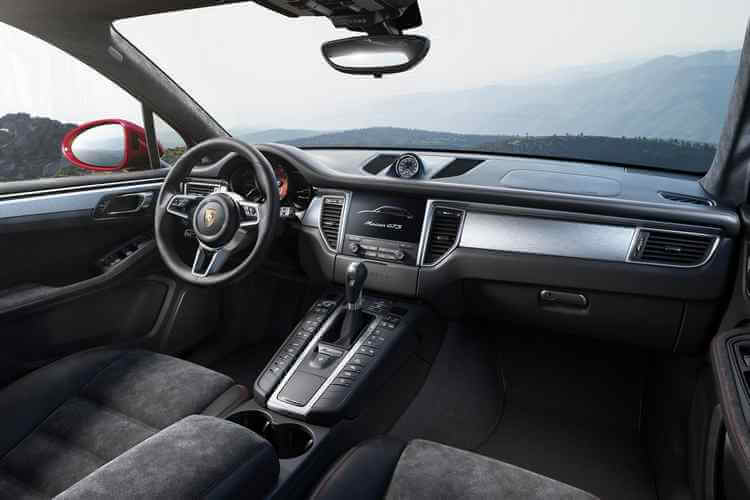 interior Porsche Macan GTS 2016