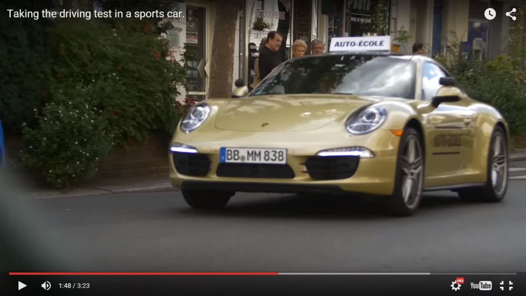 Un Porsche 911 como coche de autoescuela