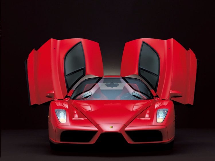 Ferrari Enzo, uno de los coches abandonados mas exclusivos del mundo