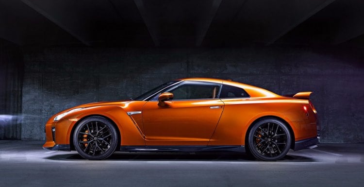 Nissan GT-R 2017, el godzilla trae nuevo aspecto exterior e interior