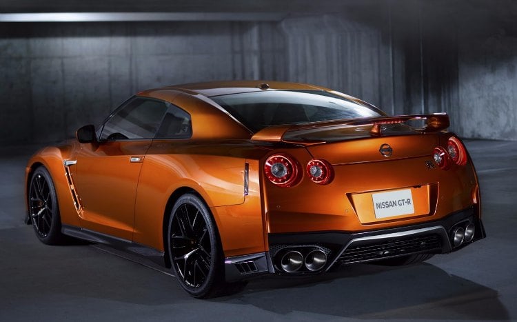 Nissan GT-R 2017, el godzilla trae nuevo aspecto exterior e interior