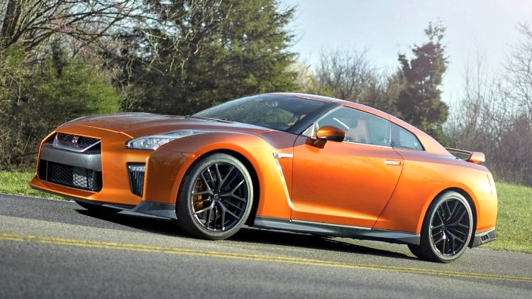 Nissan GT-R 2017, el godzilla trae nuevo aspecto exterior e interior