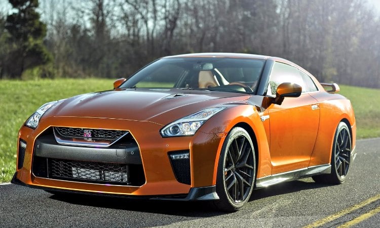 Nissan GT-R 2017, el godzilla trae nuevo aspecto exterior e interior