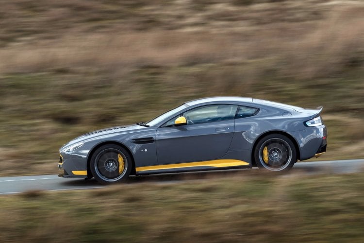 Aston Martin V12 Vantage S 4