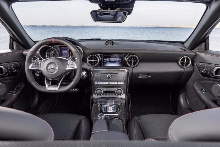 Mercedes-Benz SLC, un coche que viene a suplir uno de los míticos de la marca.