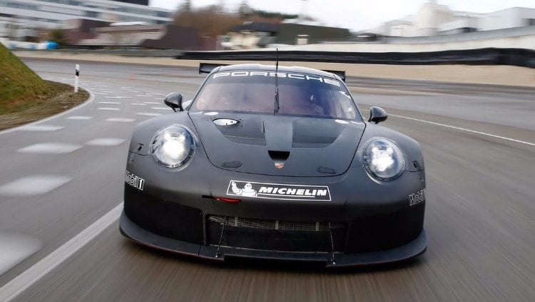 Porsche 911 RSR, el coche de carreras esta apunto para la próxima temporada