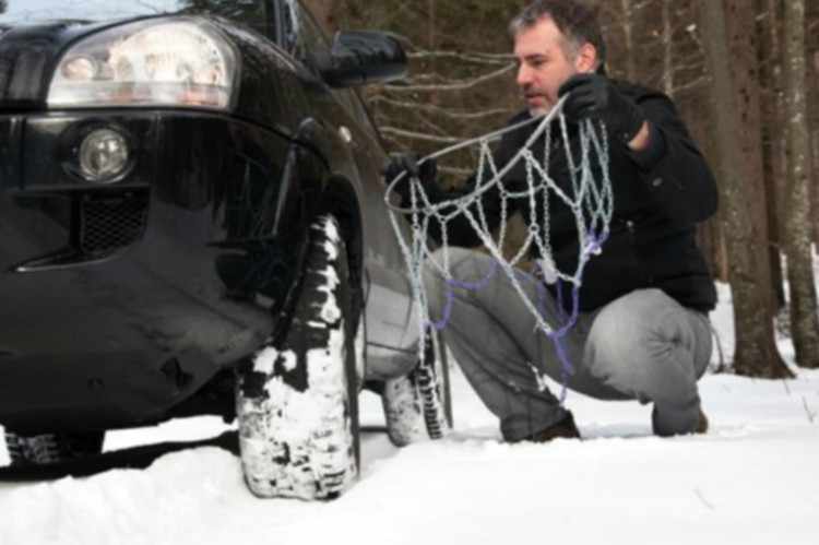 En que ruedas se ponen las cadenas de nieve en el coche